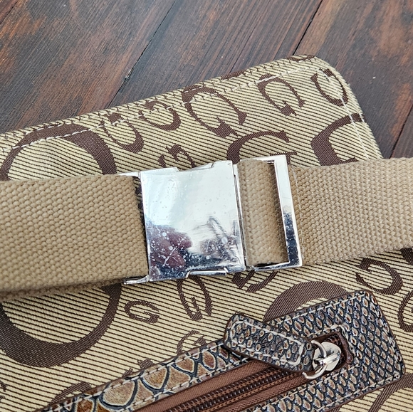 Vintage Y2K Guess Belt Bag - Picture 9 of 16